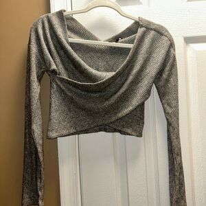 Women’s Gray long sleeve Crop Top size large Fashion
Nova brand